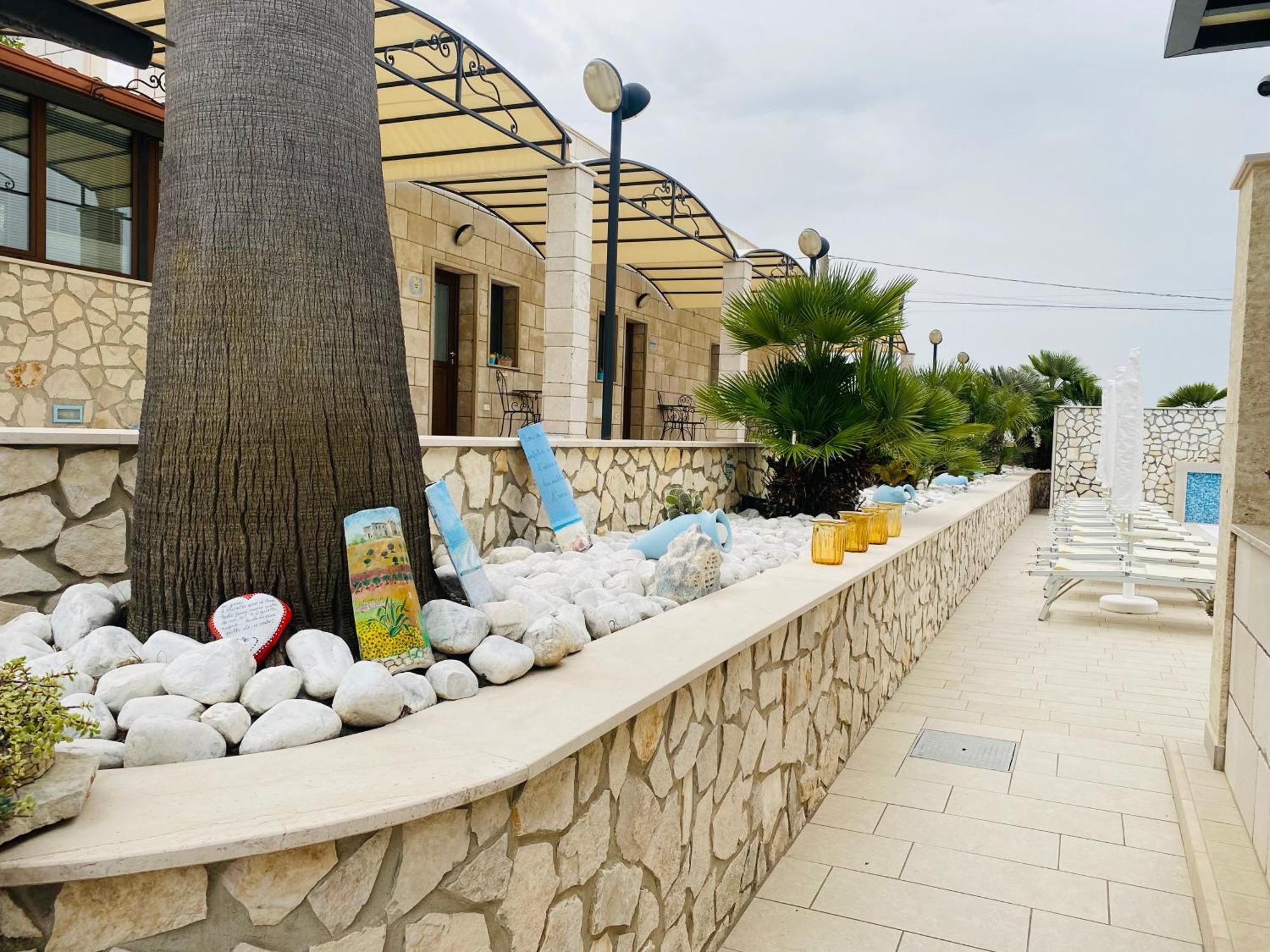 Residence Bandiera Gialla มาร์เกริตา ดิ ซาวอยา ภายนอก รูปภาพ