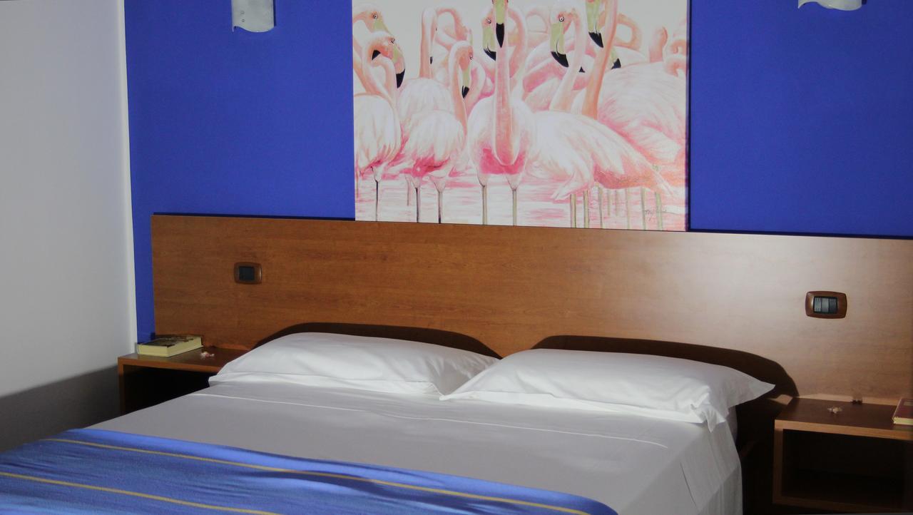 Residence Bandiera Gialla มาร์เกริตา ดิ ซาวอยา ภายนอก รูปภาพ
