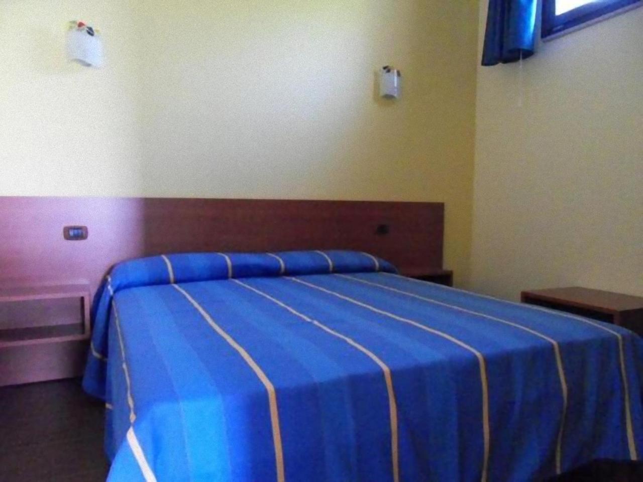 Residence Bandiera Gialla มาร์เกริตา ดิ ซาวอยา ภายนอก รูปภาพ